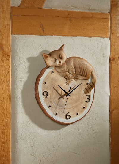 Wanduhr mit Katze in Baumscheibenoptik 