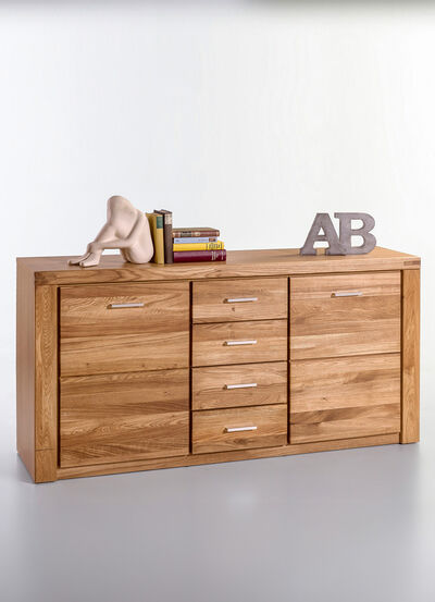 Sideboard mit Massivholzfronten 