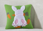 Kissenbezug mit Hasenmotiven, 