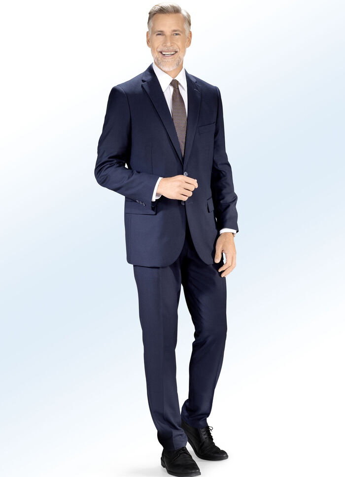 Anzug mit vier Innentaschen 