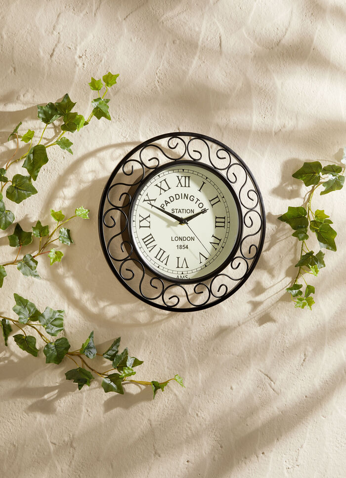 Funk-Wanduhr mit Metallgehäuse 