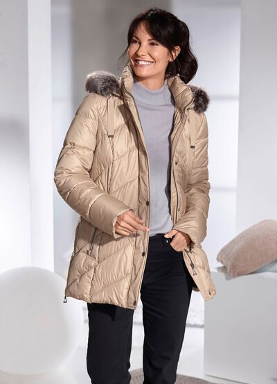 Jacke mit abnehmbarer Kapuze 