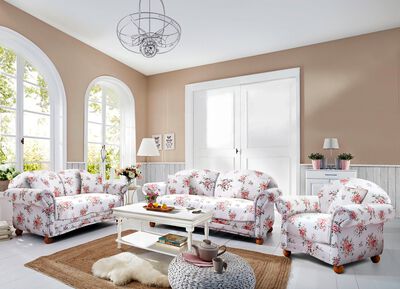 Romantisch-blumige Polsterm&ouml;bel 