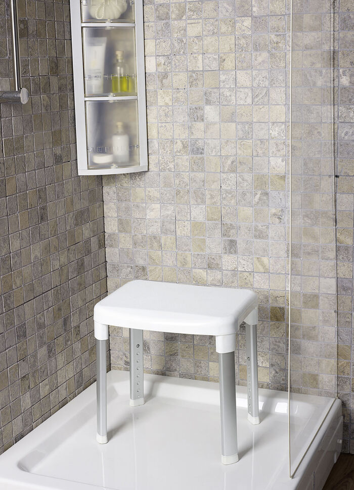 Dusch- und Badehocker mit extra grosser Sitzfläche 