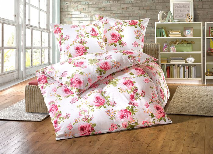 Bettw&auml;sche-Garnitur mit Rosen-Dessin 