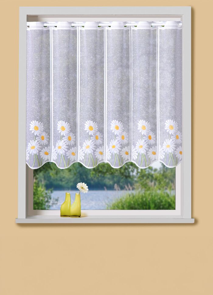 Kurzvorhang mit Stangendurchzug und gebogtem Abschluss 