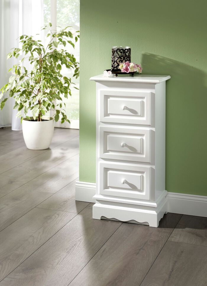 Möbelserie im Landhausstil 