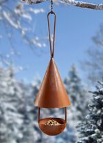 Futterhaus aus gerostetem Metall 