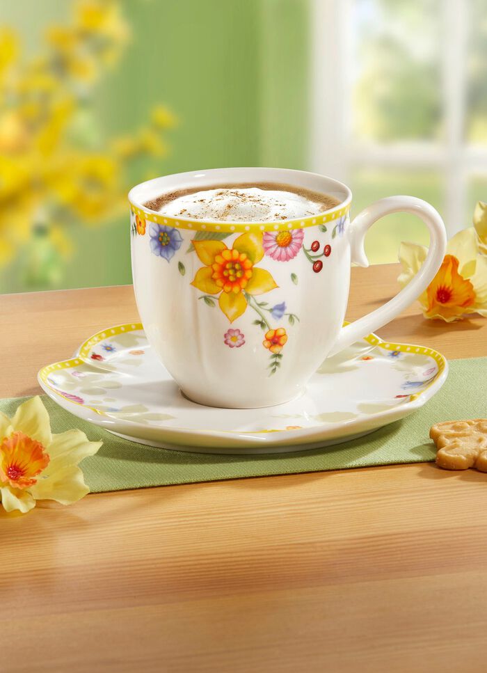 Tasse mit Unterteller aus Premium-Porzellan 