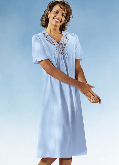 Nachthemd, Kurzarm mit Spitze am V-Ausschnitt 