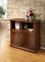 M&ouml;belserie aus teilmassivem Holz 