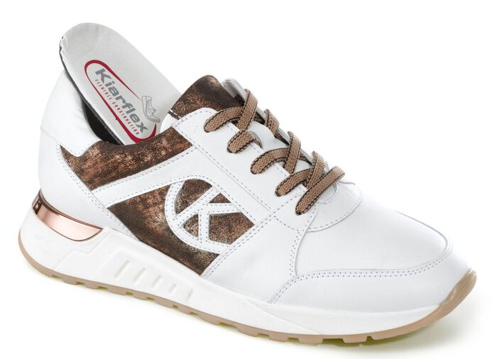 Sneaker im modischem Design WEISS