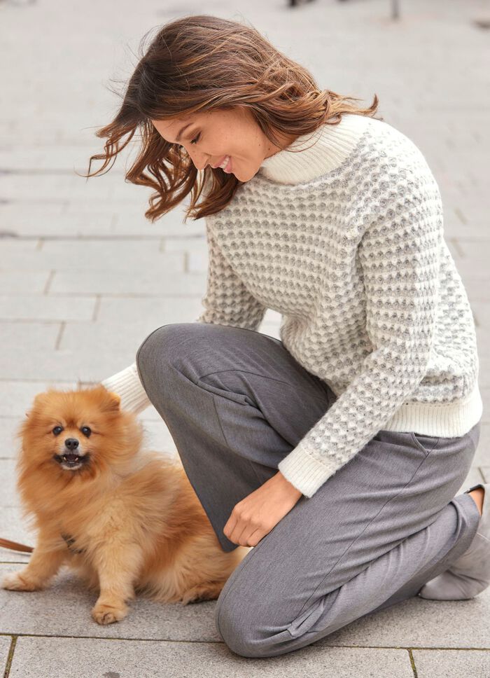 Pullover mit aufwendiger Struktur 