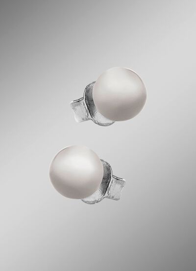 Kleine aber feine Kugel-Ohrstecker aus Titan 