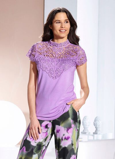 Shirt mit aufwendiger Spitzenverarbeitung in 2 Farben 