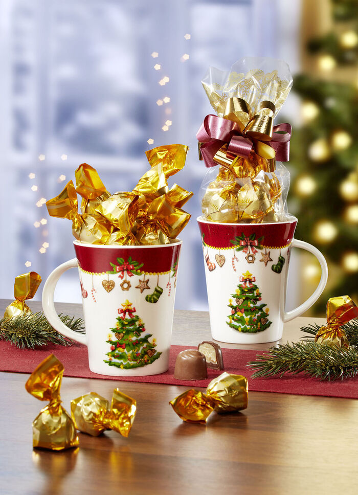 Kaffeebecher Christbaum mit süsser Füllung 