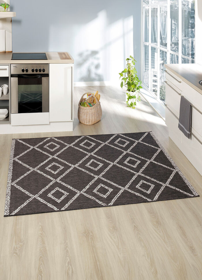Brücken und Teppiche im natürlichen Sisal-Look 