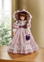 Porzellan-Puppe auf Holz-St&auml;nder 