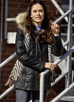 Lederjacke mit abtrennbarer Kapuze 