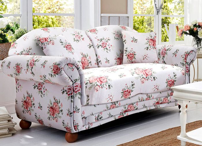 Romantisch-blumige Polsterm&ouml;bel 