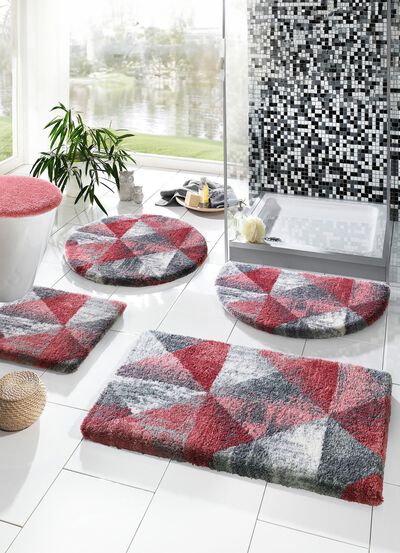 Badgarnitur von Grund mit geometrischem Dessin 