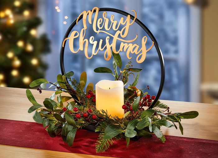 Batteriebetriebener Kranz mit LED-Kerze 