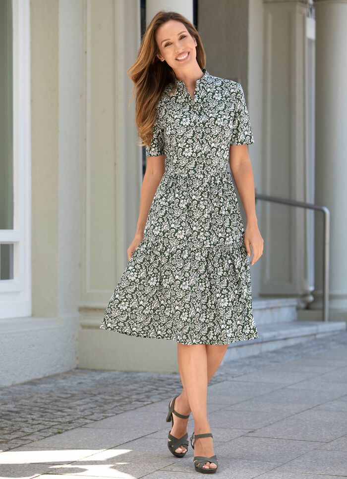 Kleid mit durchgehender Schmuckknopfleiste 