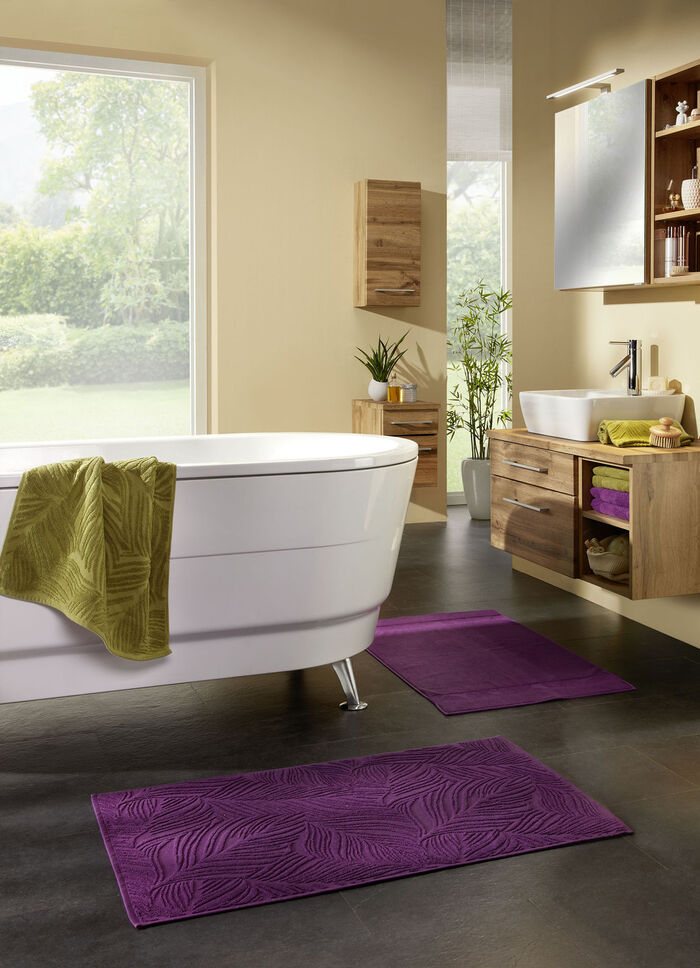 Barfussweicher Badteppich mit natürlichem Blätter-Dessin BEERE