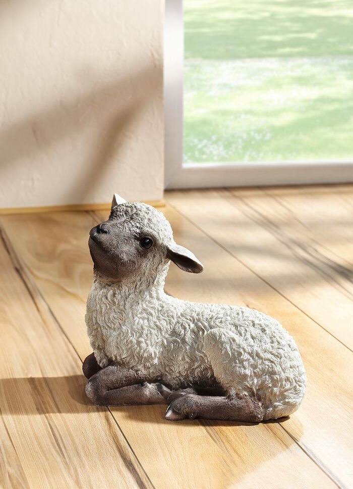 L&auml;mmchen aus Polyresin 